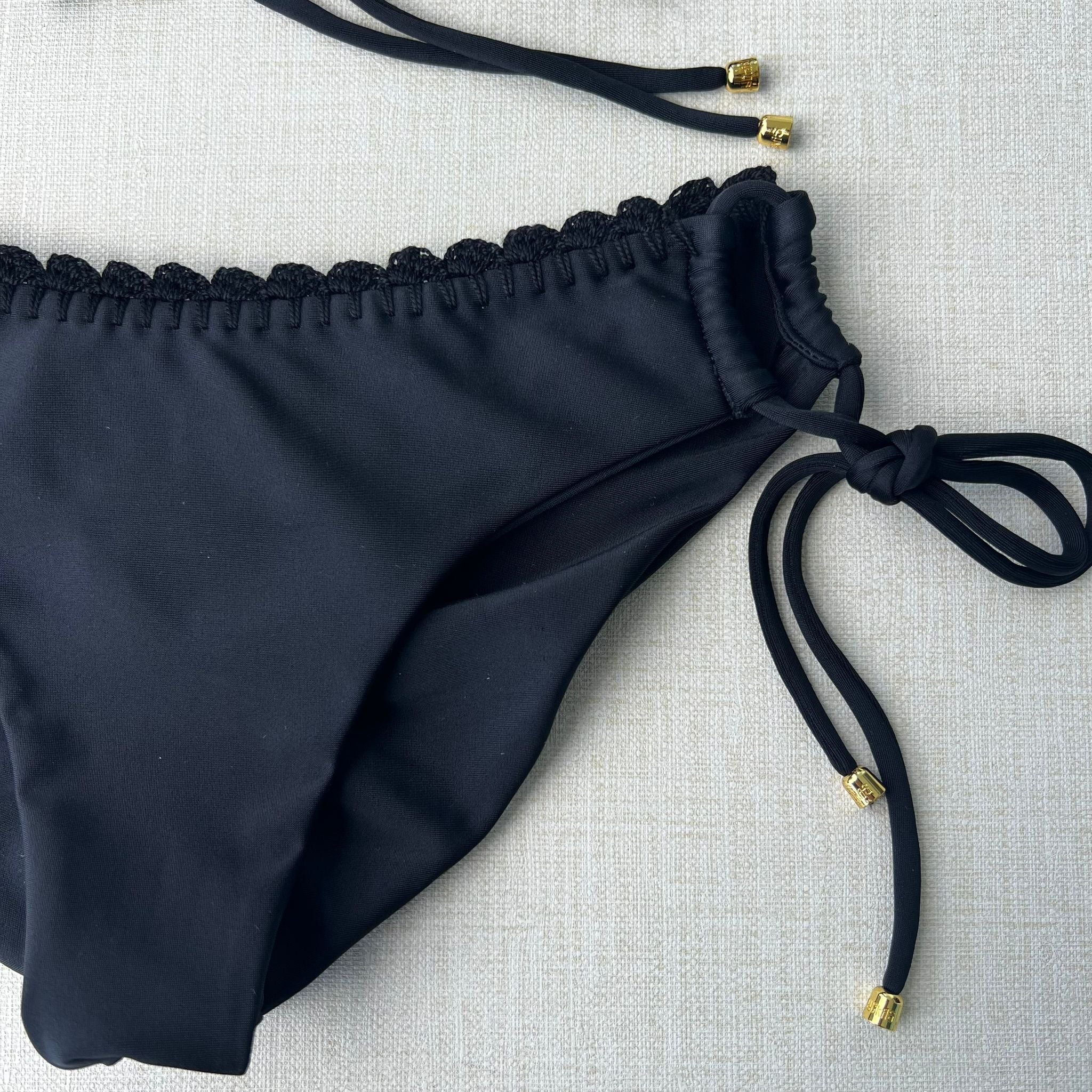 Yekas - Crasqui Black Two Pieces