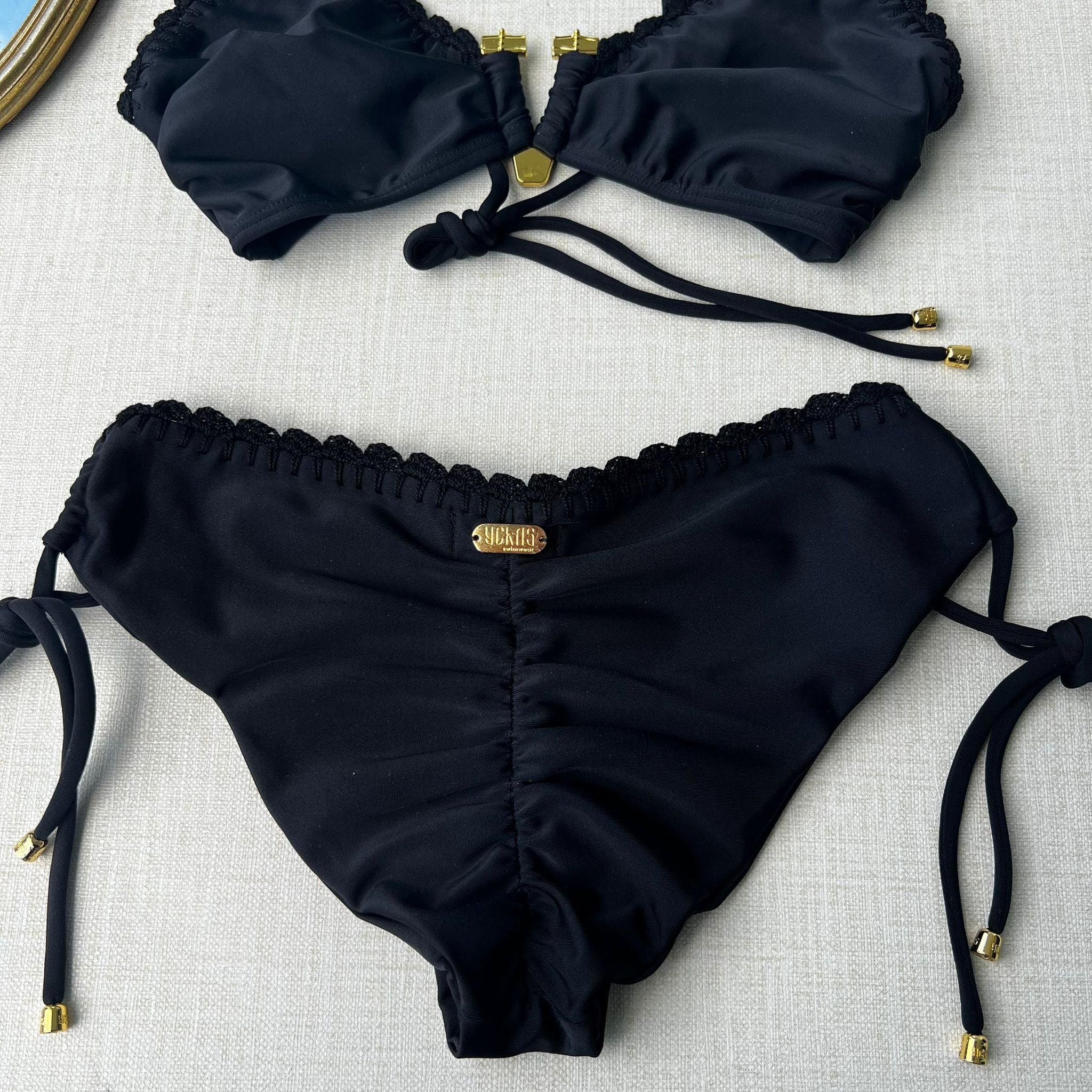 Yekas - Crasqui Black Two Pieces