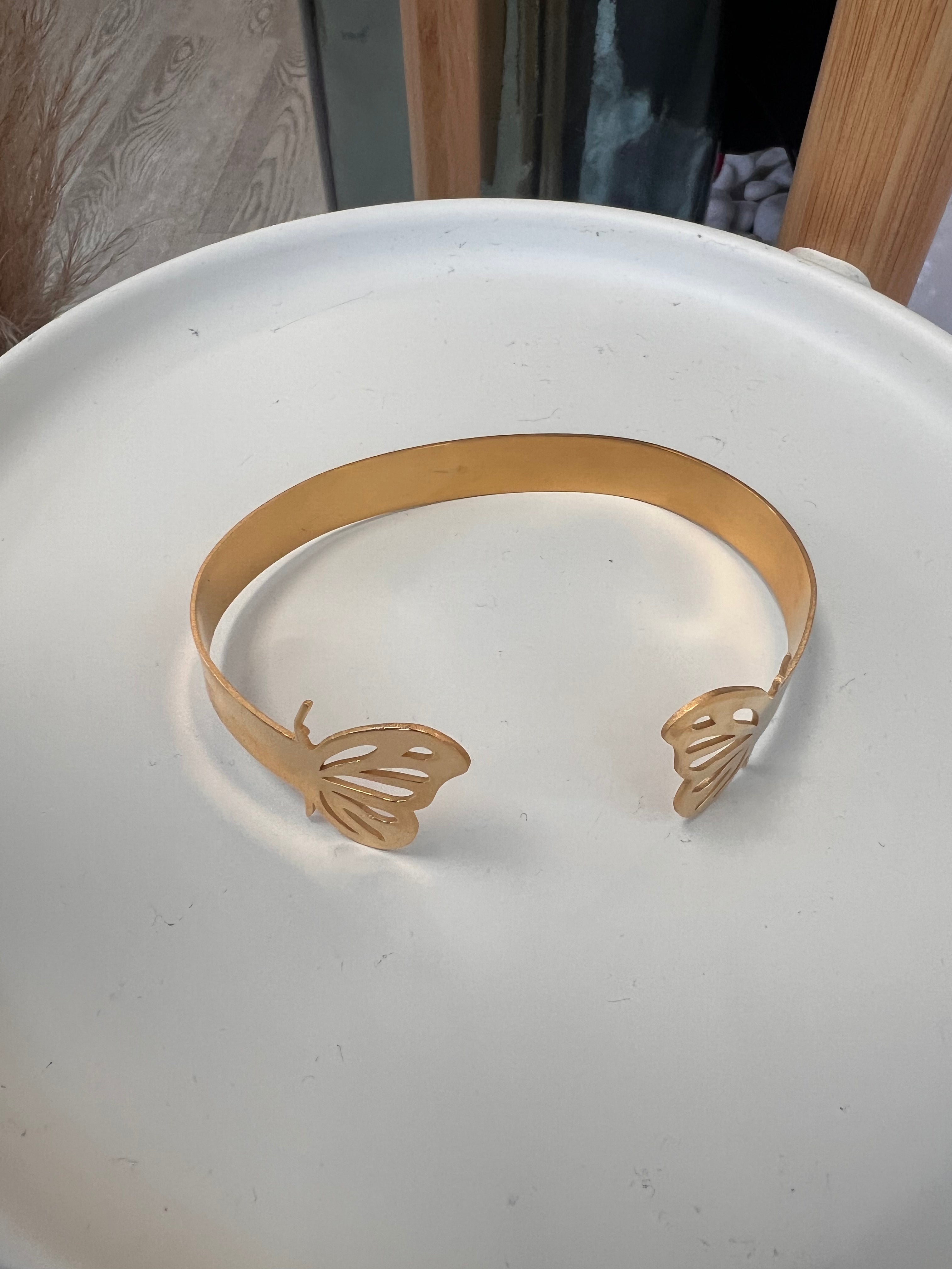 Aguacate Boutique - Butterfly Arm Bracelet