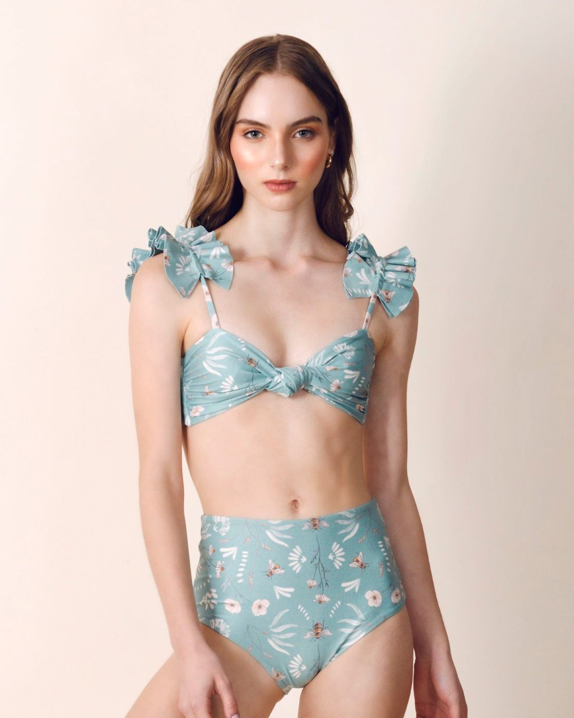 Mio Coral - Susurro y Manzanilla Garden Bee Ritual Two Pieces HW