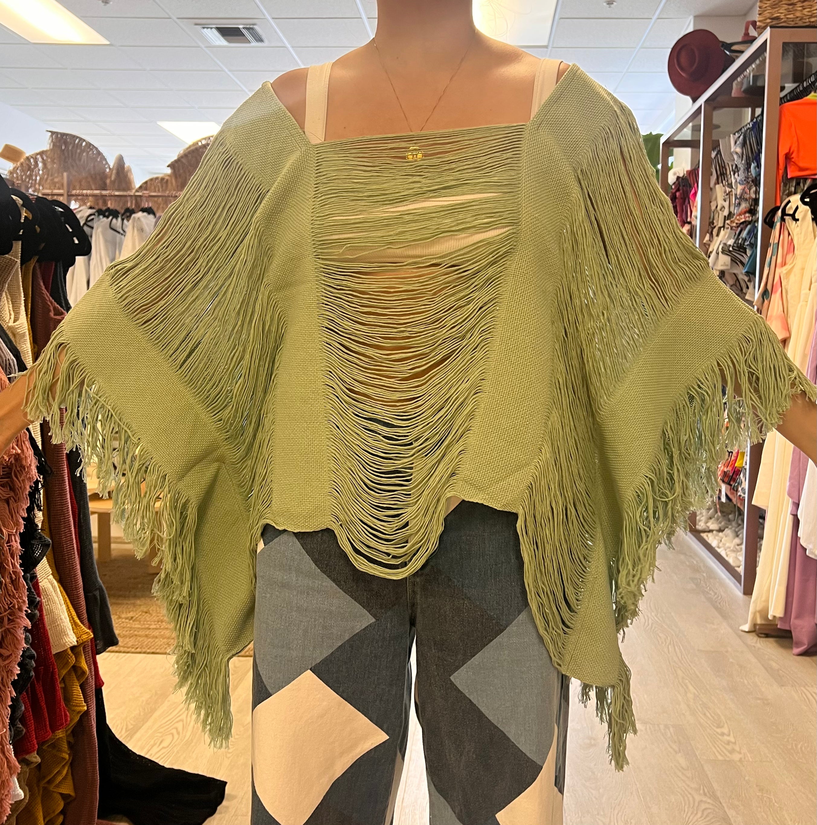 Aguacate Boutique - Carlota Poncho