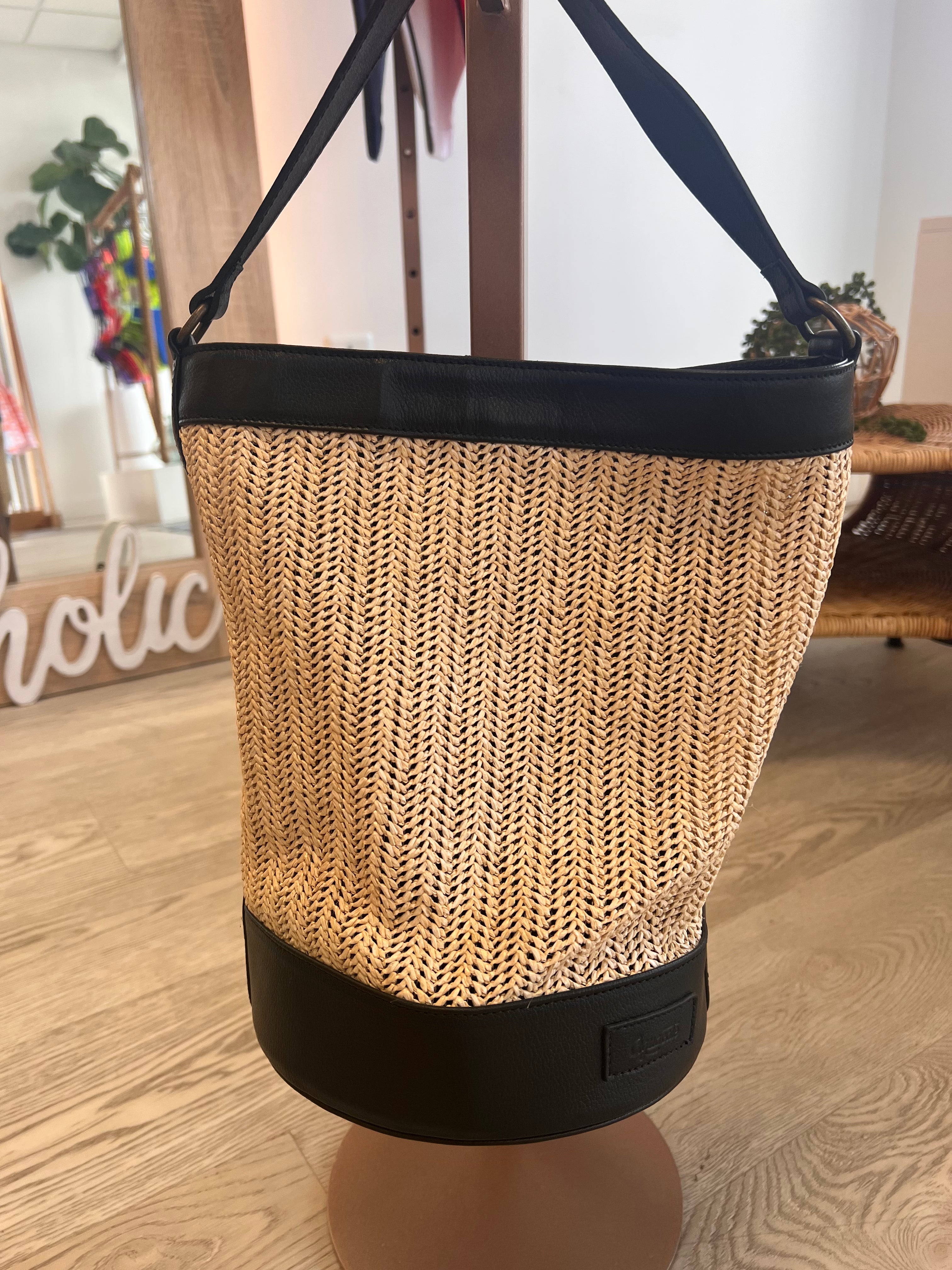 Aguacate Boutique - Jas Leather Beach Bag